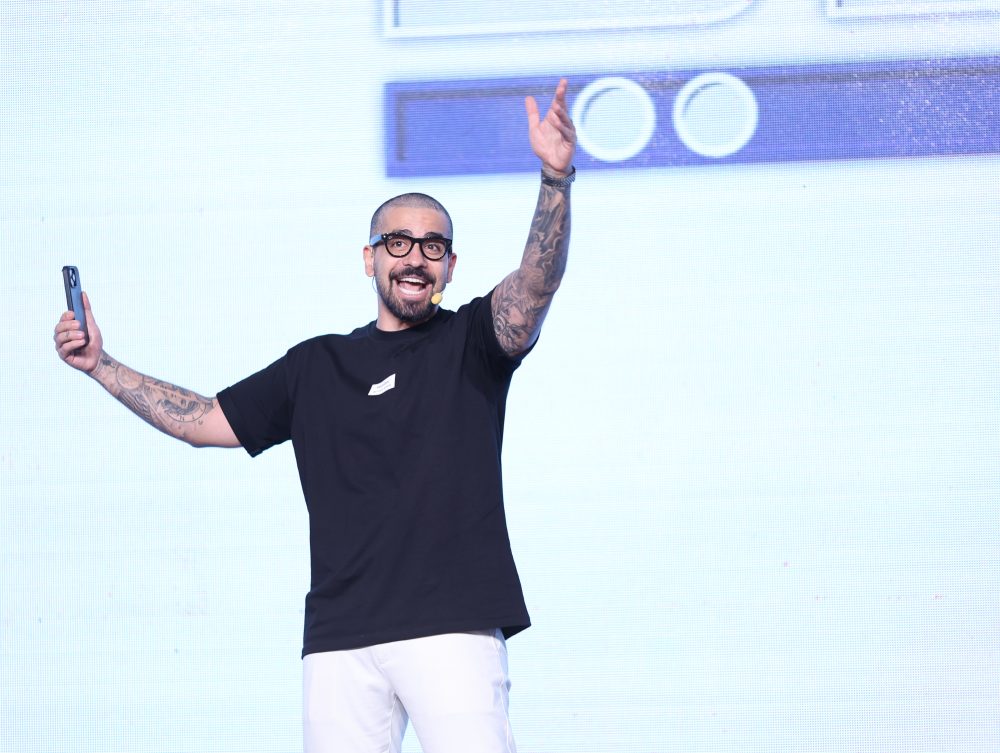 Mahdi Shafiei X dean Magazine Founder @trifidmedia in 11 countries