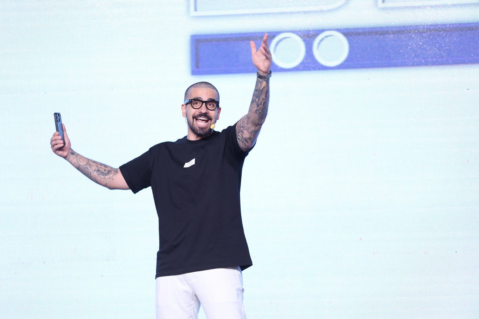 Mahdi Shafiei X dean Magazine Founder @trifidmedia in 11 countries